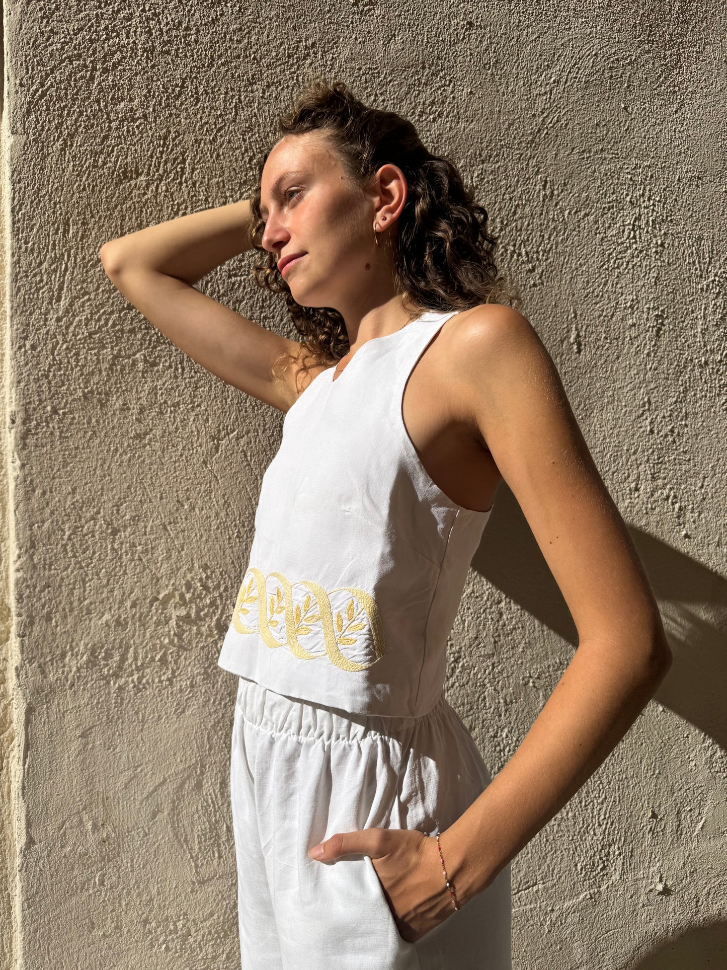 Top dos nu - Broderie jaune