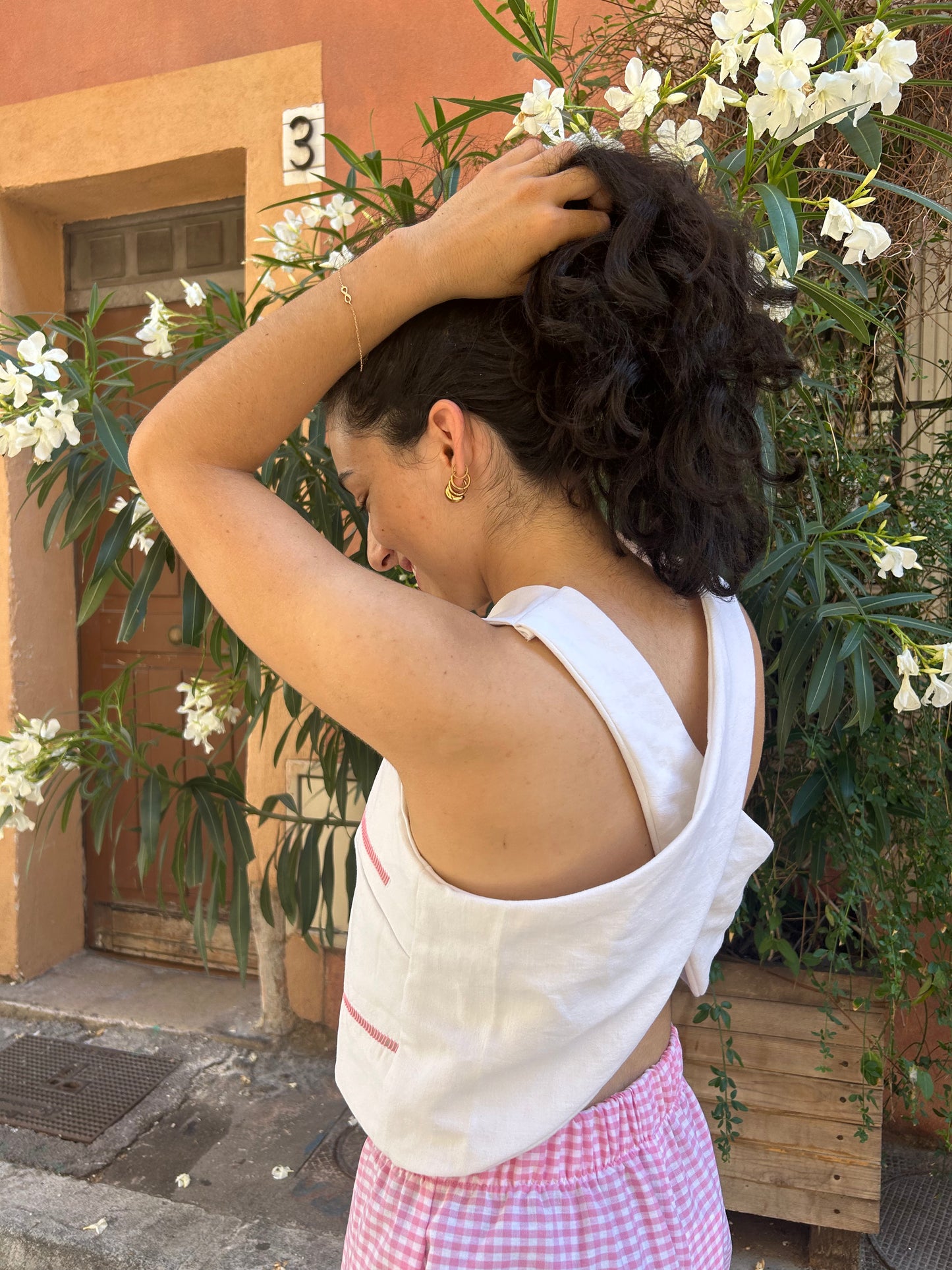 Top dos nu - Broderie rose