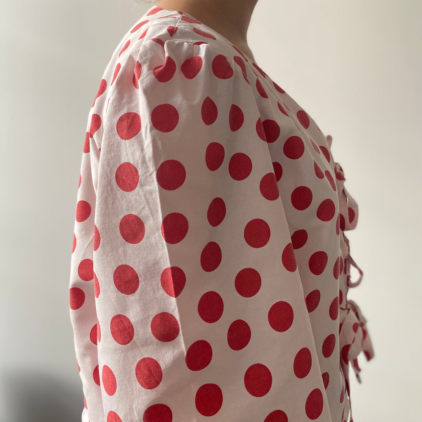 Blouse à liens - Pois rouge