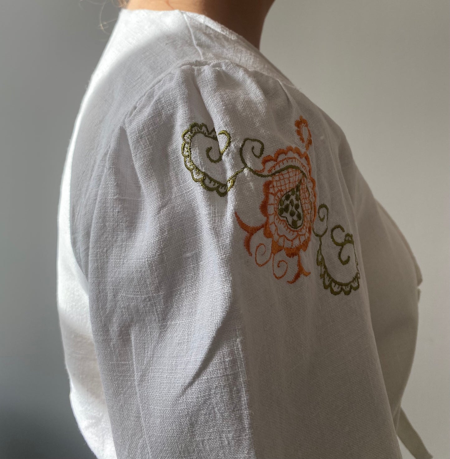 Blouse à liens - Lin brodé